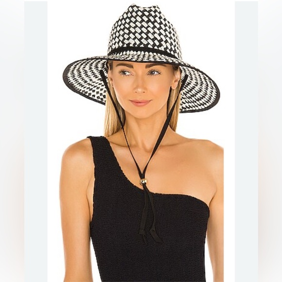 Nordstrom Accessories - NWT BP straw sun hat black white with‎ black chin tie resortwear beach